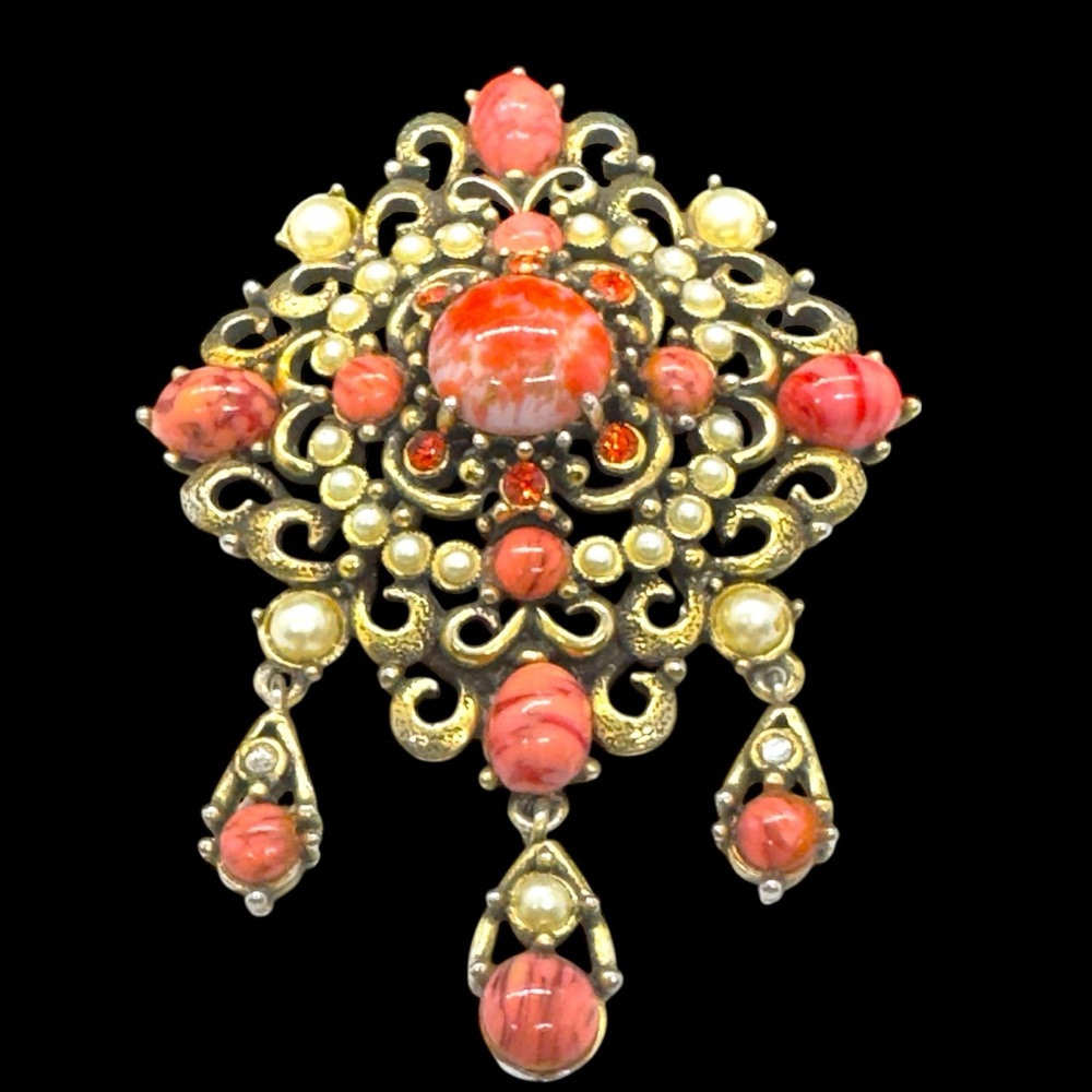 Vintage Hallmarked Hollycraft Coral Art Glass Cabochon & Pearl Dangling Brooch - Picture 3 of 11